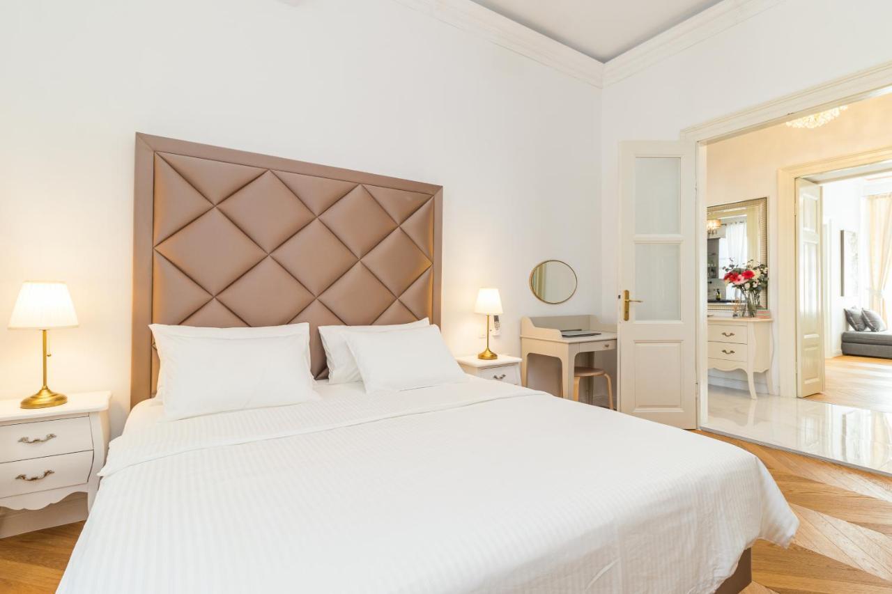 Apartma Augier - Elegant & Spacious - Centre