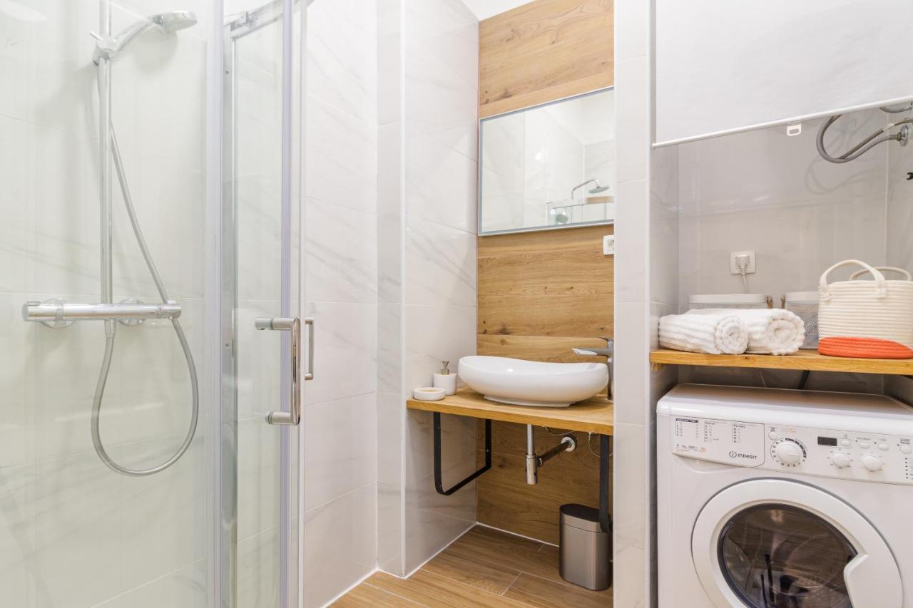 Augier - Elegant & Spacious - Centre Apartma Pula